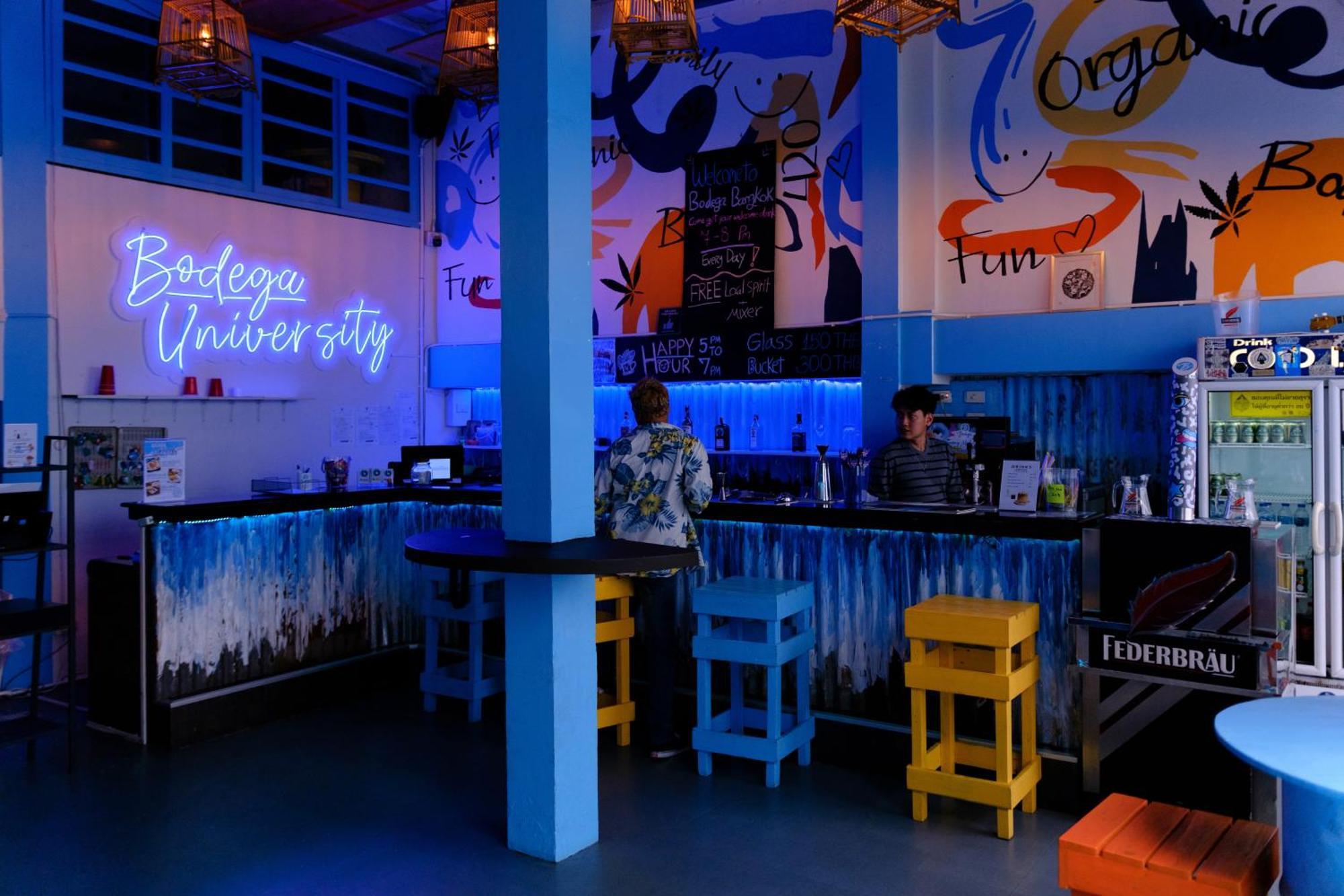 Hostel Bodega Bangkok Soi 23 (Adults Only) Exteriér fotografie